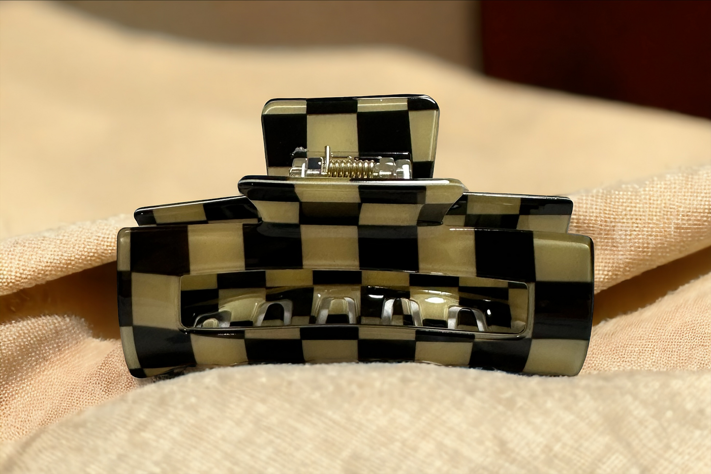 The Glossy Checkered Hair Clip